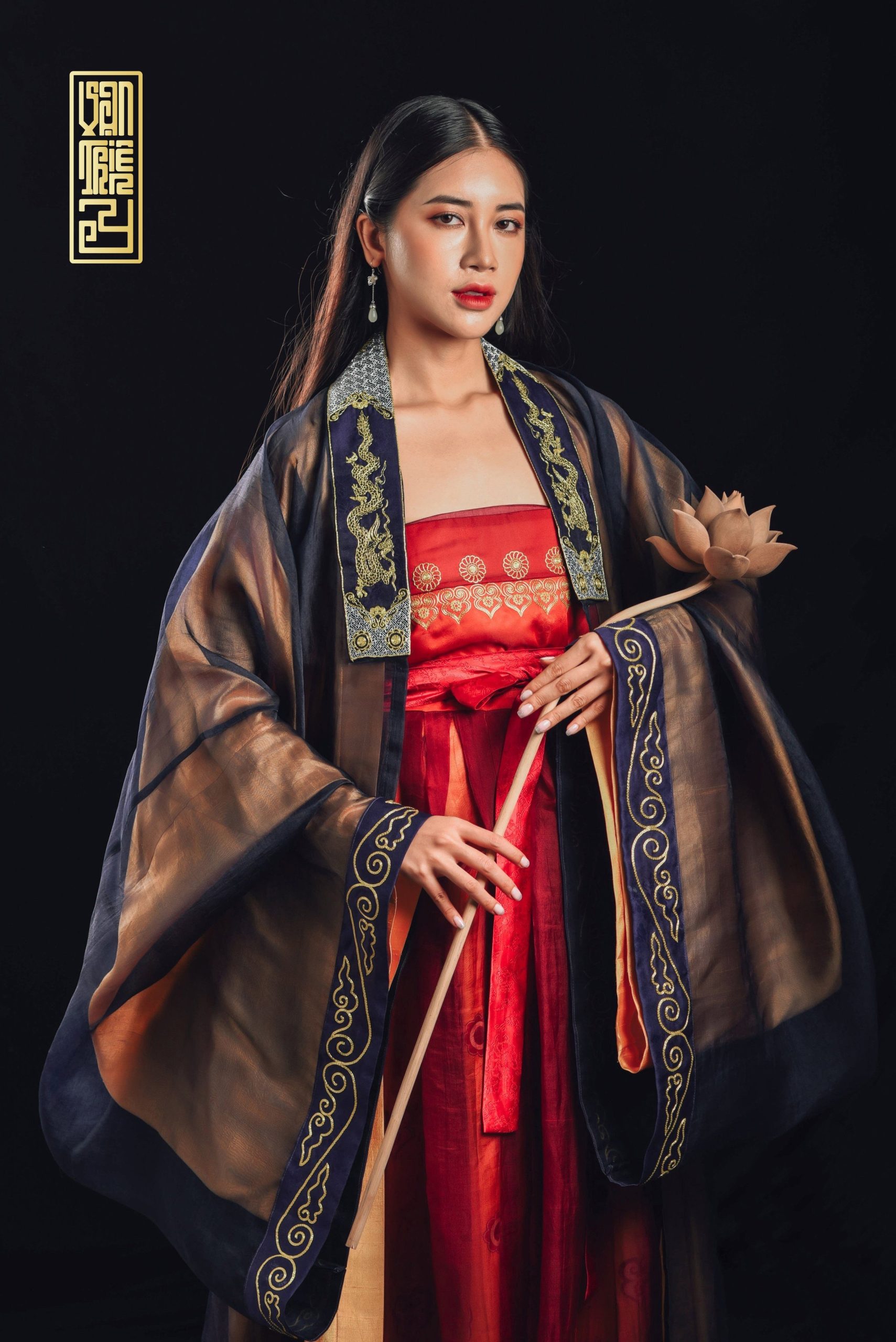 Trang phục Hoàng thái hậu họ Vũ thời Mạc